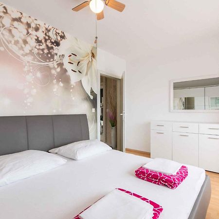 Apartment In Crikvenica 39210 Εξωτερικό φωτογραφία